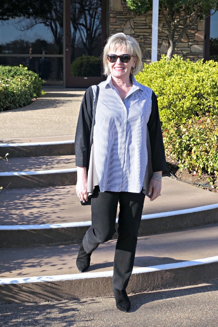 Jennifer of A Well Styled Life wearing stripped tunic by Alembika and black jeans from Artful Home
