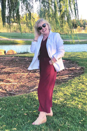 fashion blogger Jennifer Connolly wearing Old Navy jumpsuit with white linen blazer