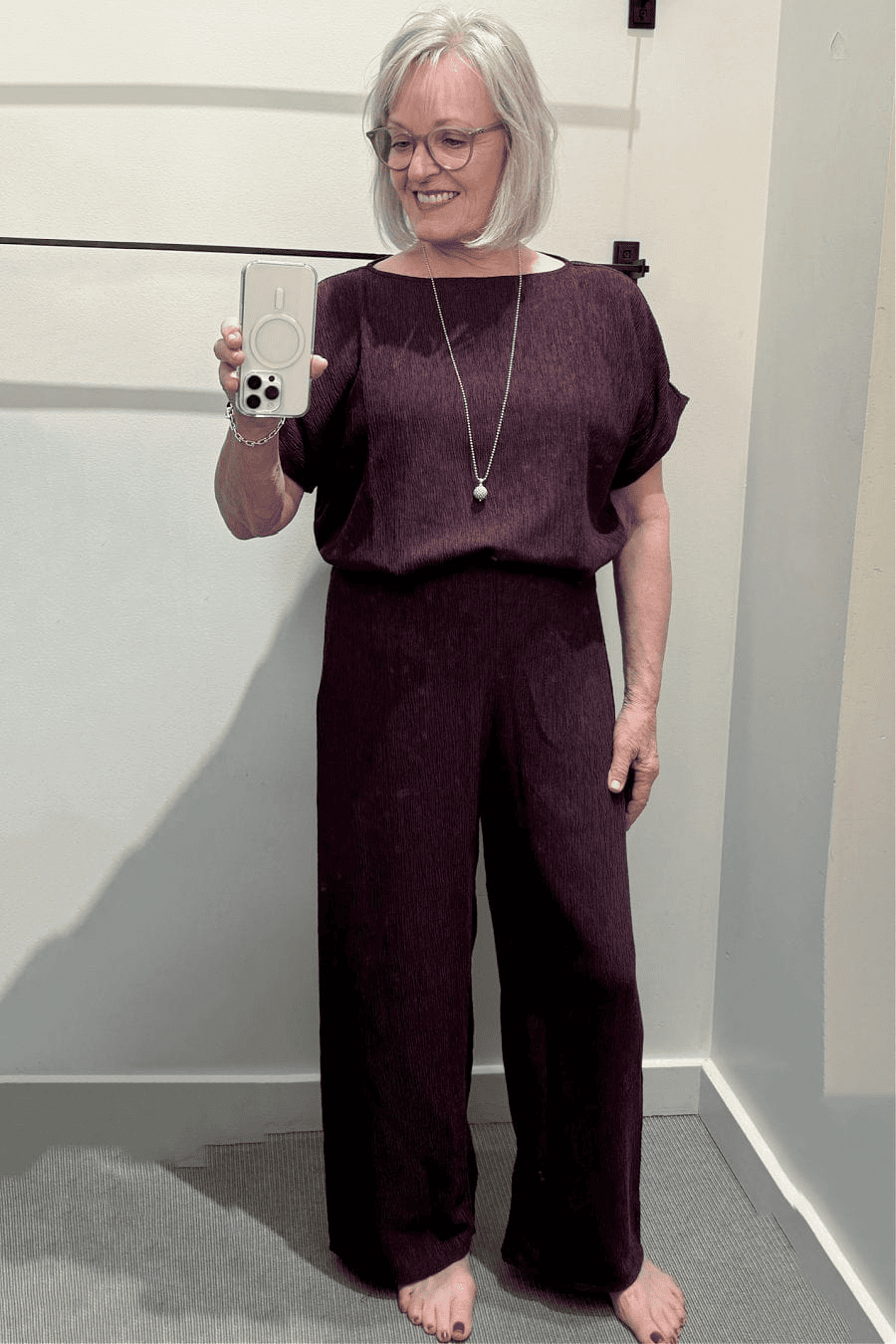 WAYS TO WEAR OXBLOOD BURGUNDY FOR FALL AS A MATURE WOMAN